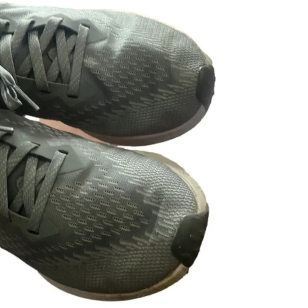 NIKE‎ ZOOM RUNNING HIKING WORKOUT SNEAKERS SIZE 9